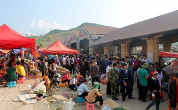 Chợ cửa khẩu Bạch Đích – Hội tụ nét đẹp Hà Giang